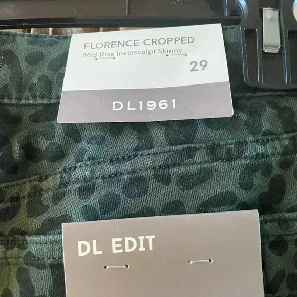 NWT DL1961 Florence Crop Jeans - Snow Leopard-Size 29-Runs Small per review - Picture 9 of 12